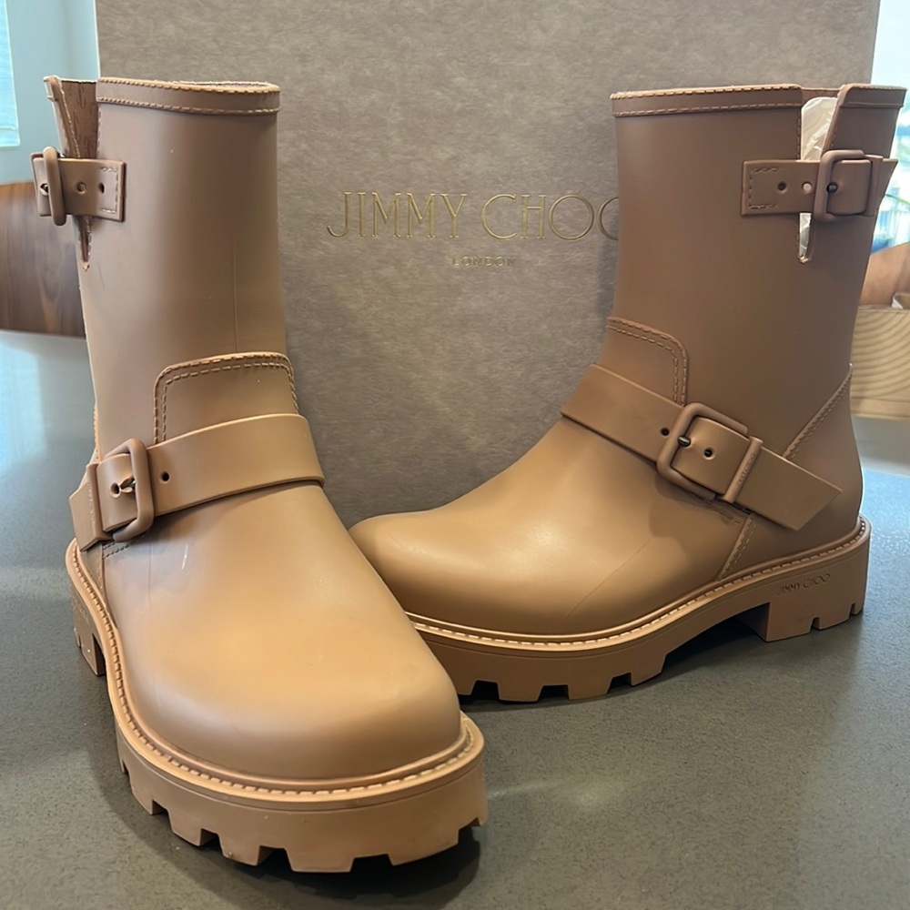 Jimmy Choo Yael Camel rubber Flat boots size 39/9